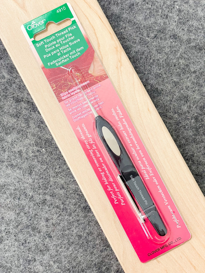 Clover Soft Touch Thread Pick