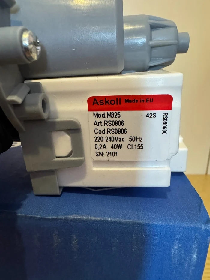 Hotpoint Indesit Drain Pump 35W with housing M325 M116