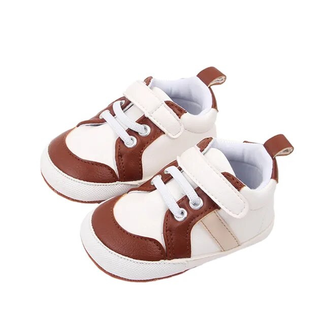 AUGUST Velcro Sneaker