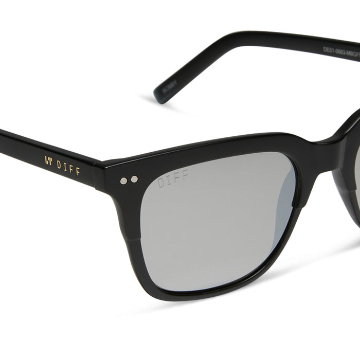 diff eyewear bobby square sunglasses with a matte black frame and grey mirror lenses detailed view