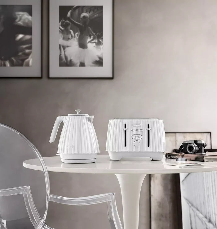 De'Longhi Ballerina KBD3001 Jug Kettle WHITE