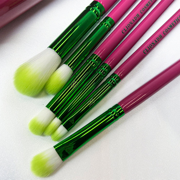 Close up of Dragon Fruit Brush set bristles