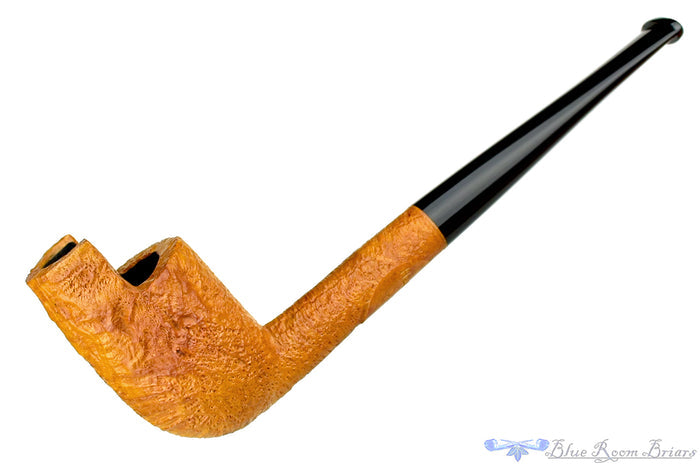 Blue Room Briars is proud to present this Ian Nicol Pipe Tan Blast Windshield Billiard