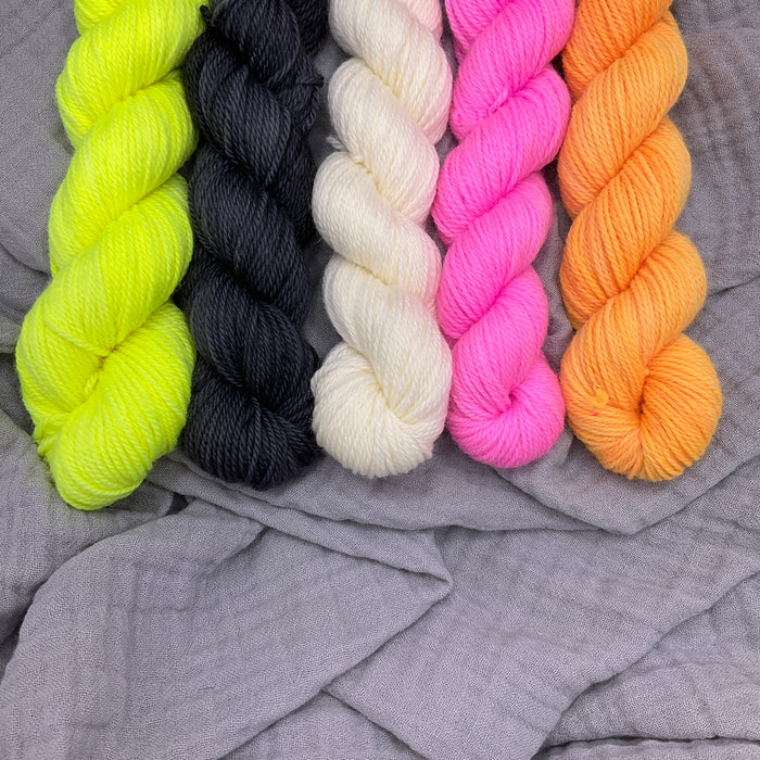 In The Waves by Tellybean Knits, Stephanie Lotven - KIT