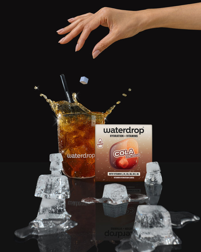 Microdrink Trio Set: Cola cube splashing into fizzy cola glass.