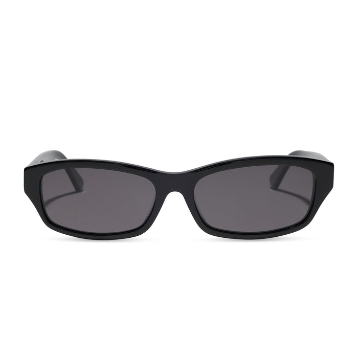 diff eyewear x jessie james decker misty square sunglasses with a black acetate frame and grey polarized lenses front view