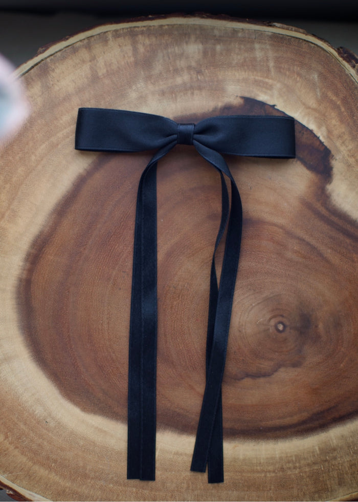 romantasy hair bows