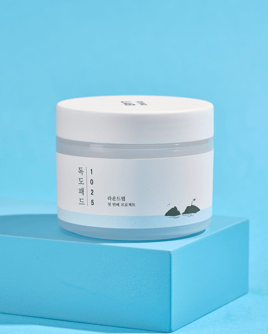 ROUND LAB 1025 Dokdo Pads tub on blue backdrop