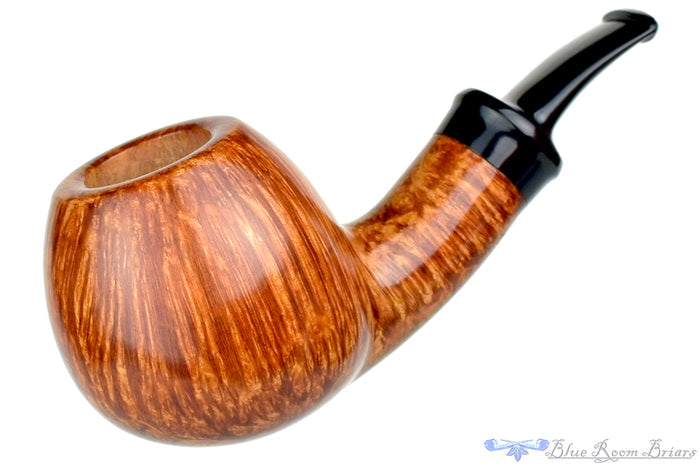 Blue Room Briars is proud to present this Sergey Cherepanov Pipe Bent Apple