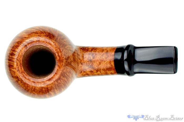 Blue Room Briars is proud to present this Sergey Cherepanov Pipe Bent Apple