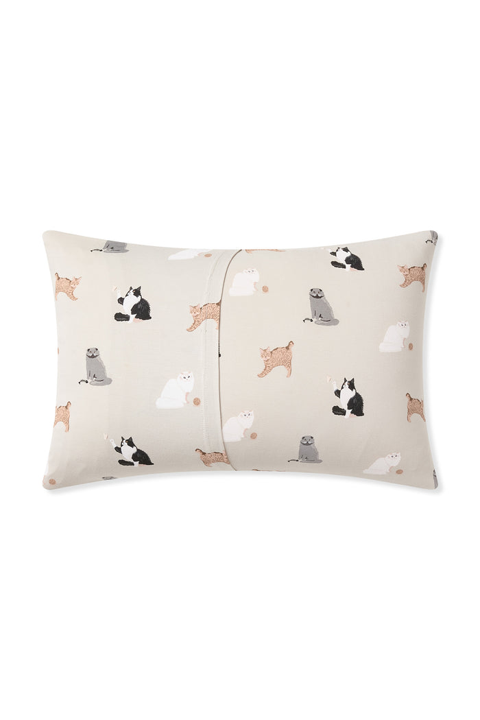 Back of the Standard Pillowcase in Fluffy Cat showing the envelope closure