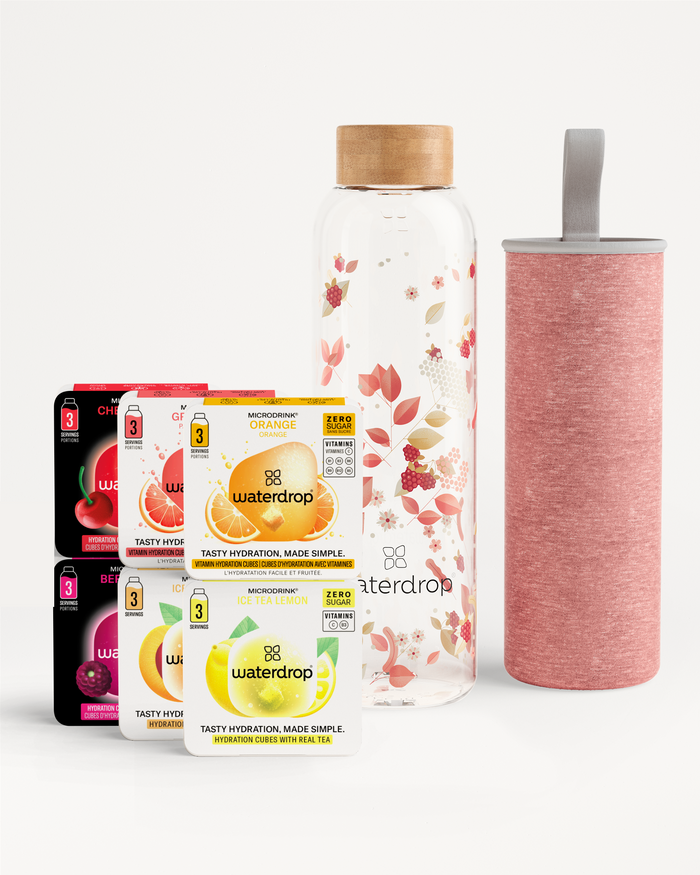 Starter Set Microdrink Glass with flavor cubes and bottle.