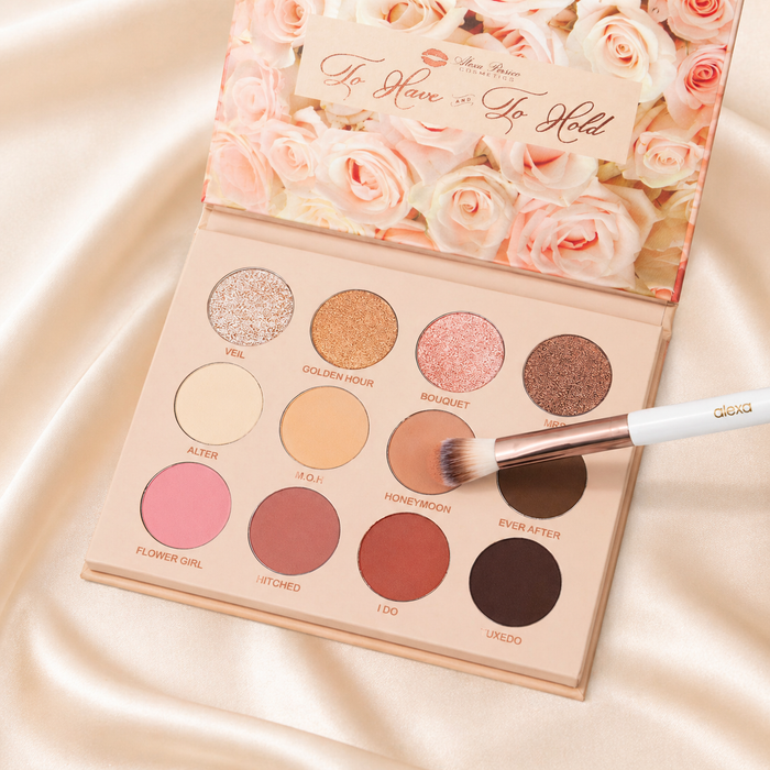 The Luxe Duo Eye Brush