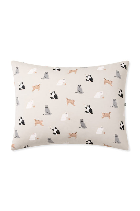Front of the Toddler Pillowcase in Fluffy Cat on a white background