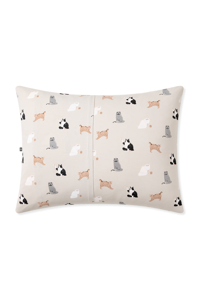 The back of the Toddler Pillowcase in Fluffy Cat showing the envelope closure