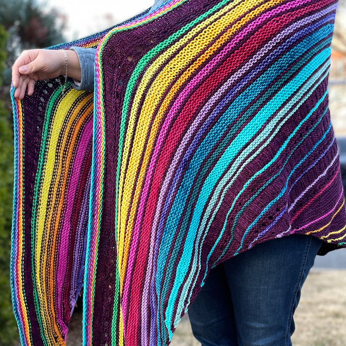 Veinticuatro Shawl Pattern by Lauren Slagle (lolodidit)
