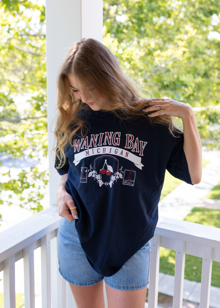 waning bay tee