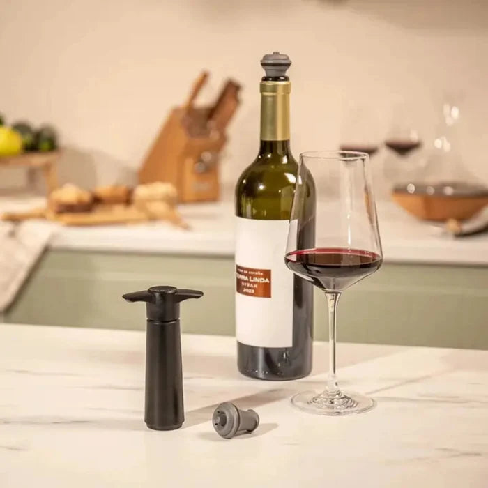 Wine Saver w/2 Stoppers