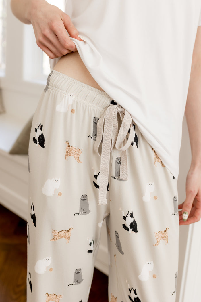 Close up of the elastic waistband shown on the Women's Lounge Pants in Fluffy Cat
